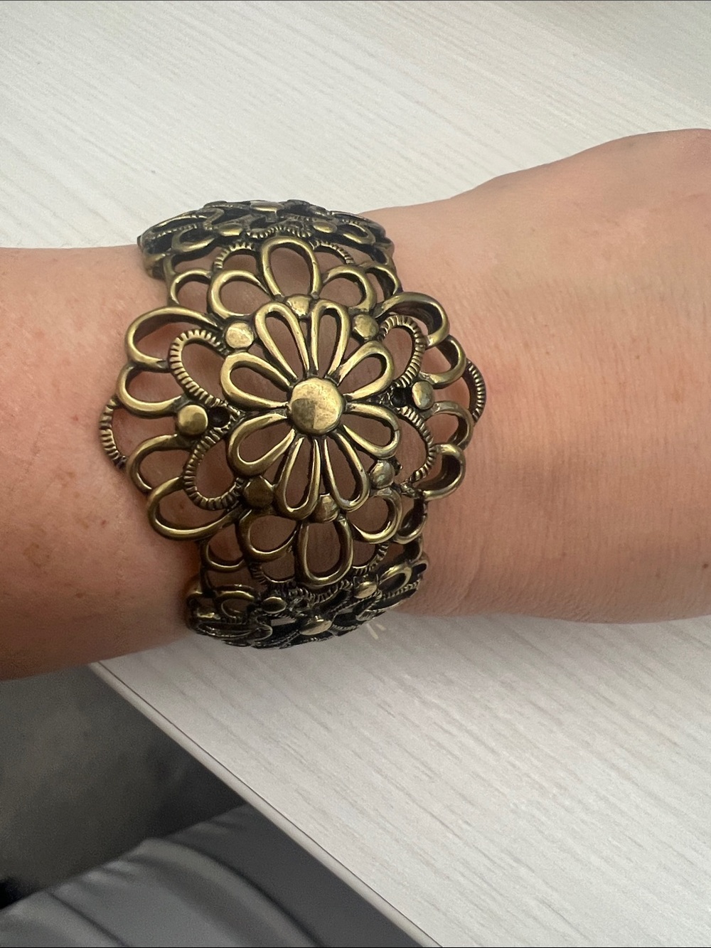 Floral Filigree Stretch Bracelet - Antique Gold